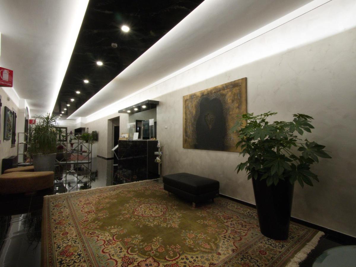 Hotel Versailles Колорно Екстериор снимка