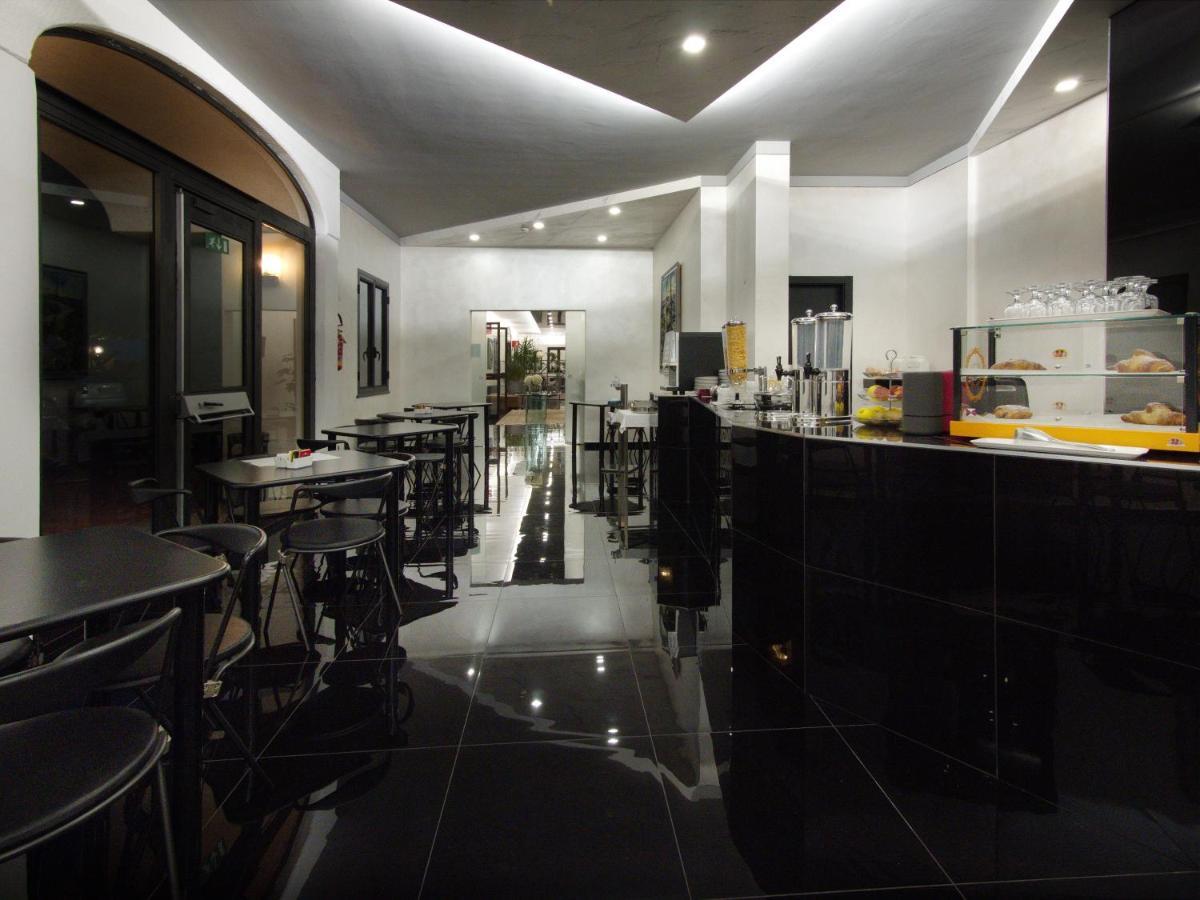 Hotel Versailles Колорно Екстериор снимка