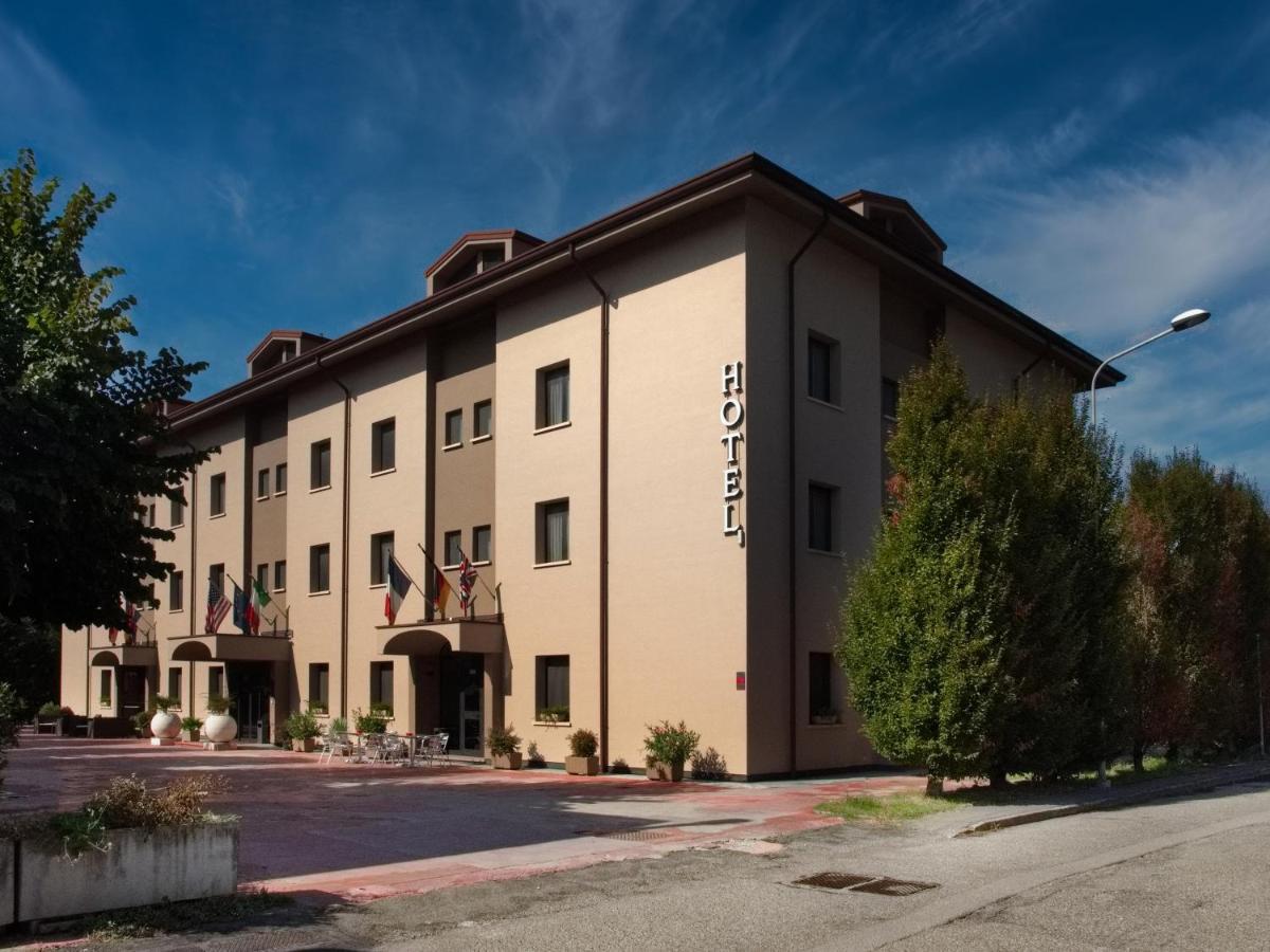 Hotel Versailles Колорно Екстериор снимка